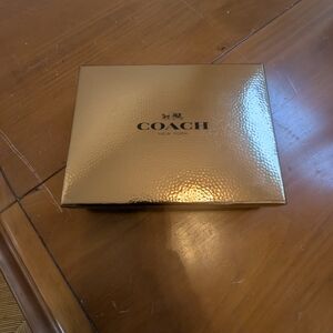 Authentic Coach Gift Box Gold Logo Presentation Box Wallet Jewelry Packaging